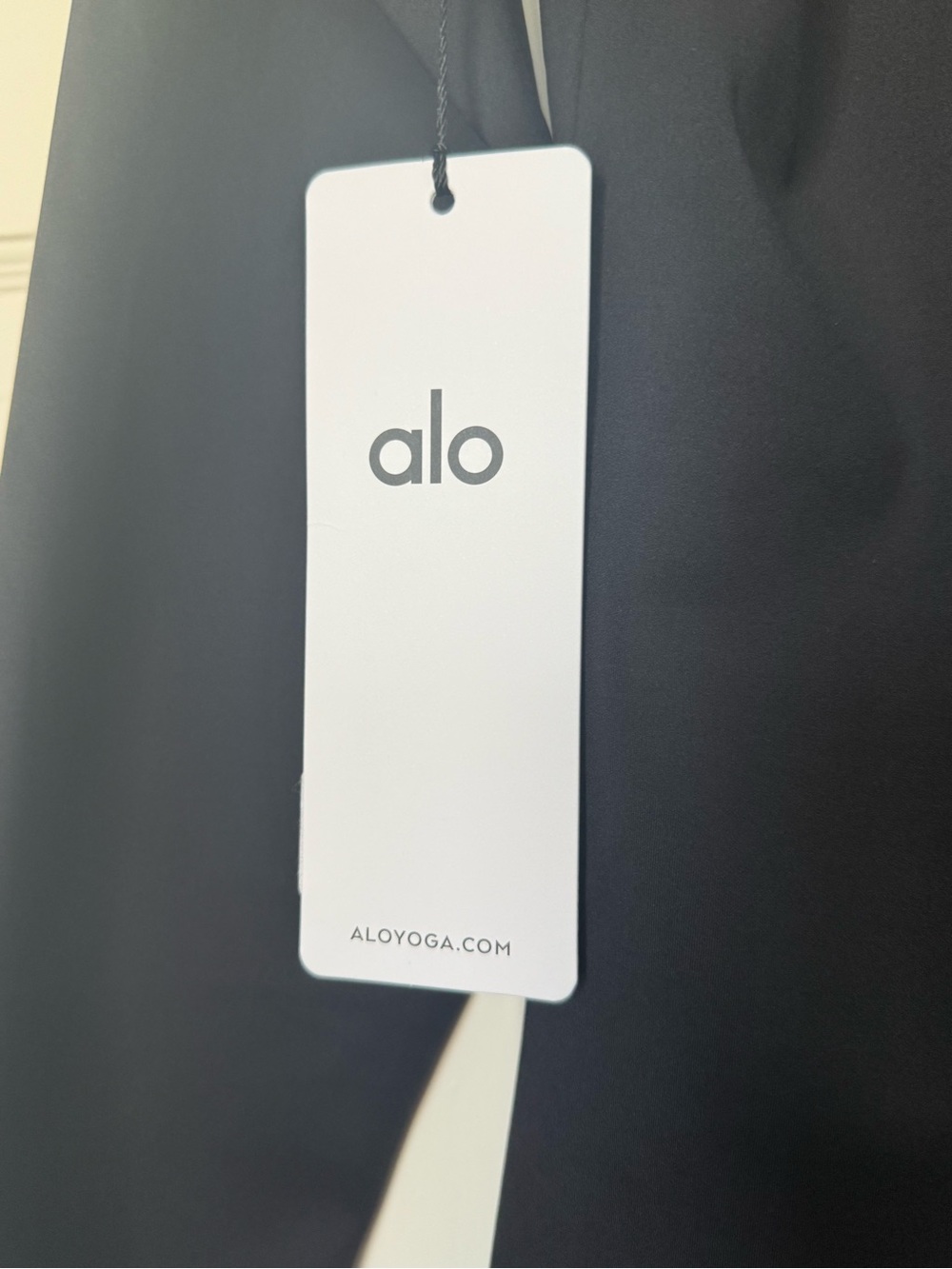 NWT ALO Airlift Winter Warm 1/4 Zip Long Sleeve Black Active Top - Picture 9 of 10